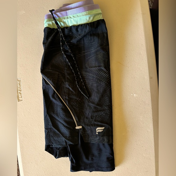 Fabletics Shorts ( mens) Lined - Picture 4 of 4